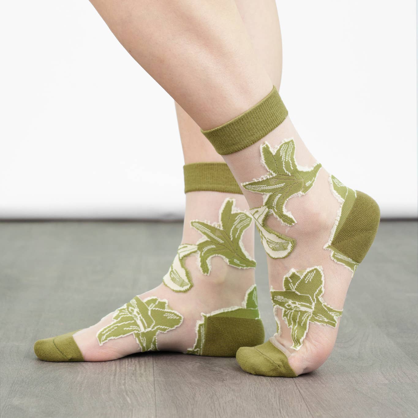 Sheer Green Tropical Floral Statement Ankle Socks