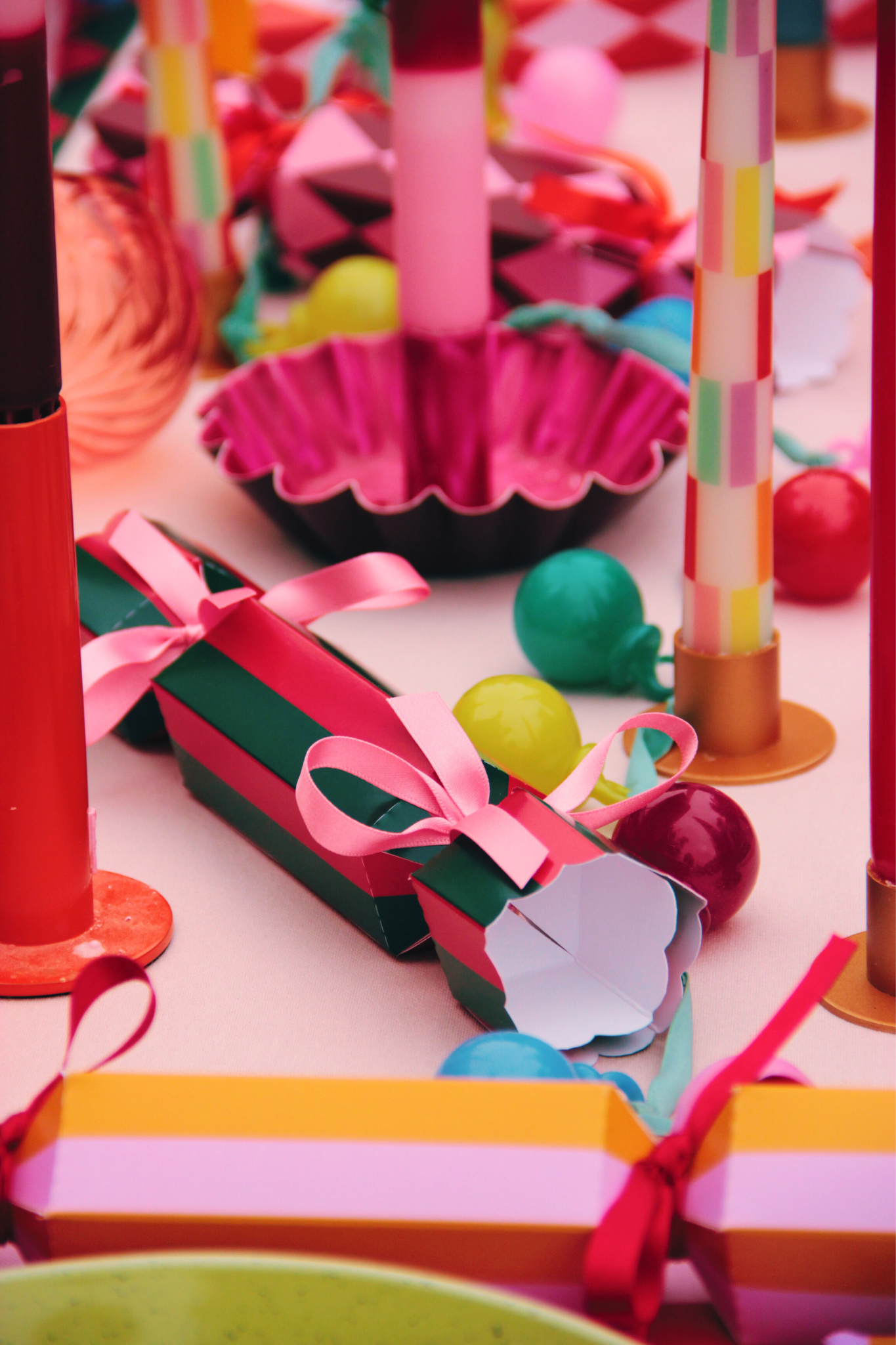 Stripe Pattern Christmas Crackers - Multicoloured
