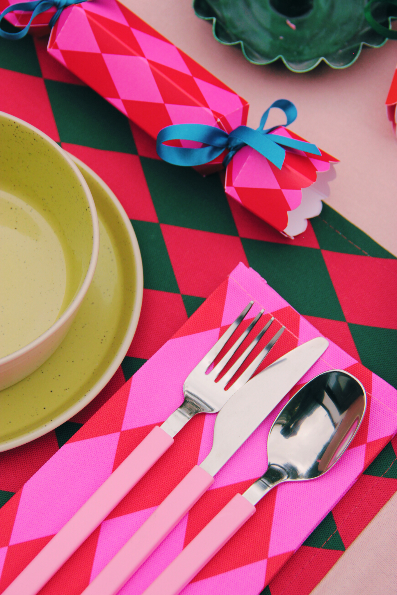 Stripe Pattern Christmas Crackers - Multicoloured