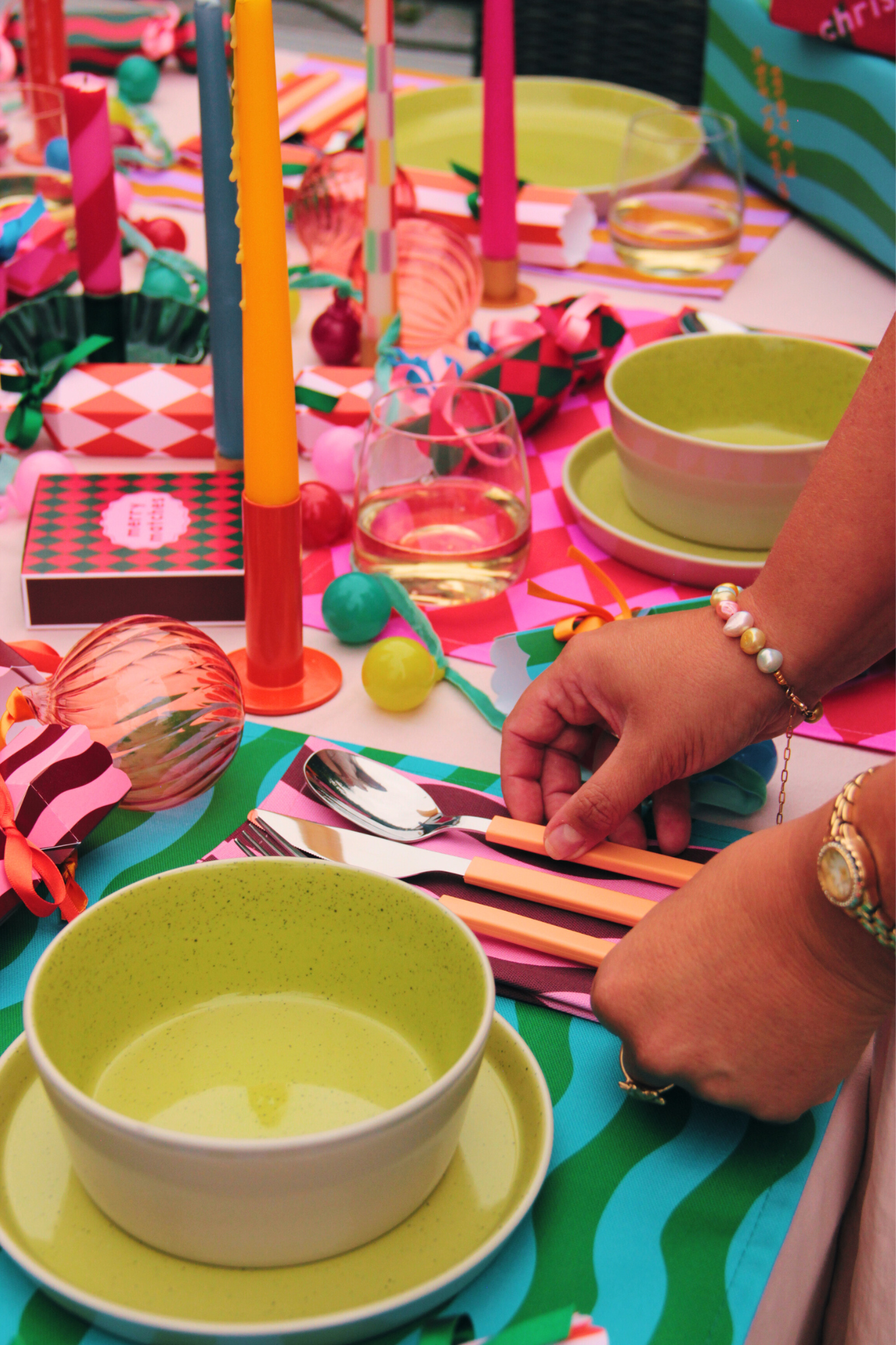 Stripe Pattern Christmas Crackers - Multicoloured