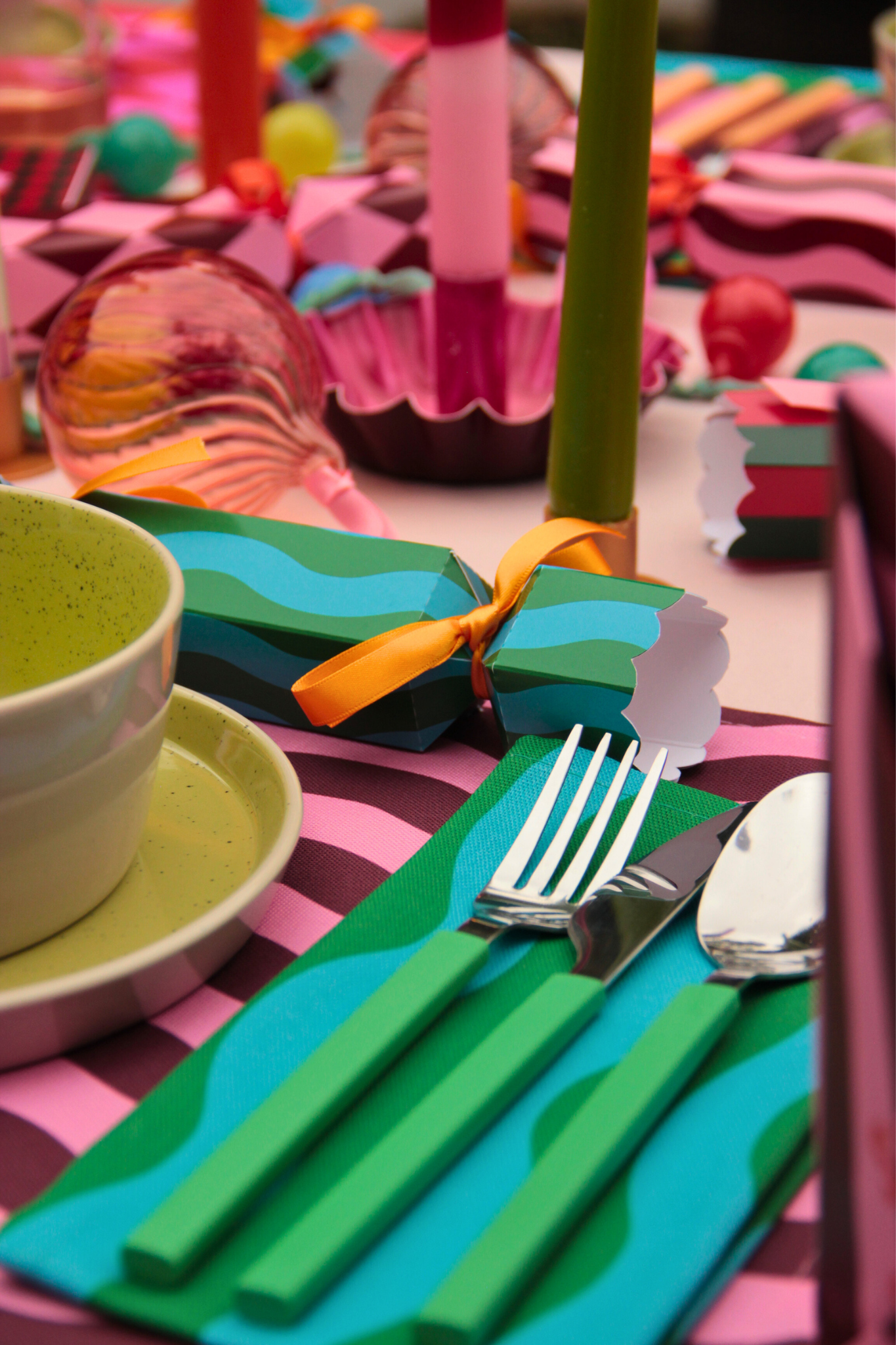 Stripe Pattern Christmas Crackers - Multicoloured